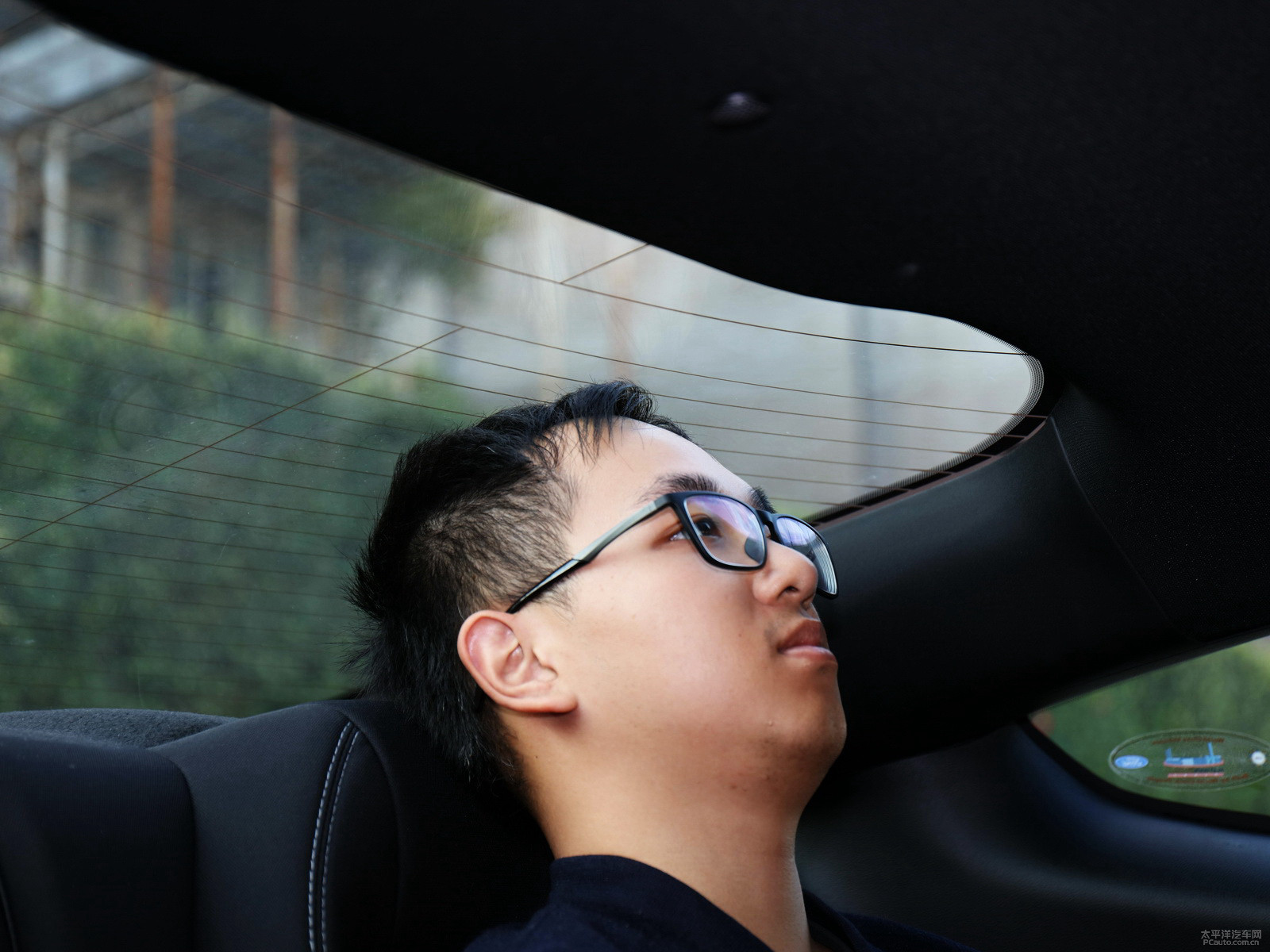 福特Mustang空間高清大圖