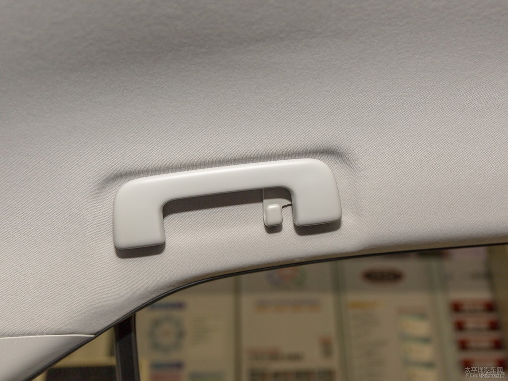 鉑青銅色卡羅拉車廂內(nèi)飾圖片