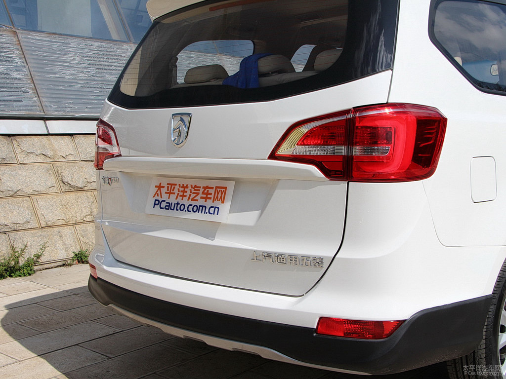 糖果白寶駿730車尾外觀圖片