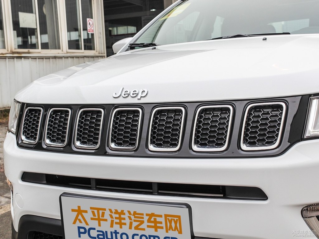 皓白色指南者車頭外觀圖片