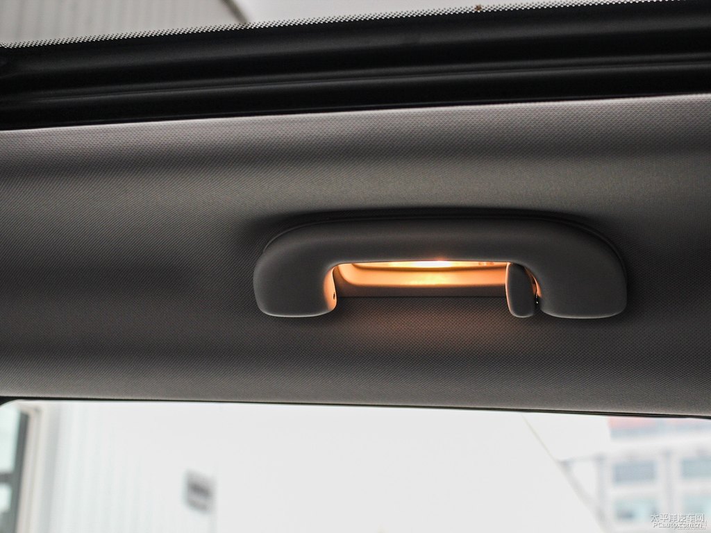 皓白色指南者車(chē)廂內(nèi)飾圖片