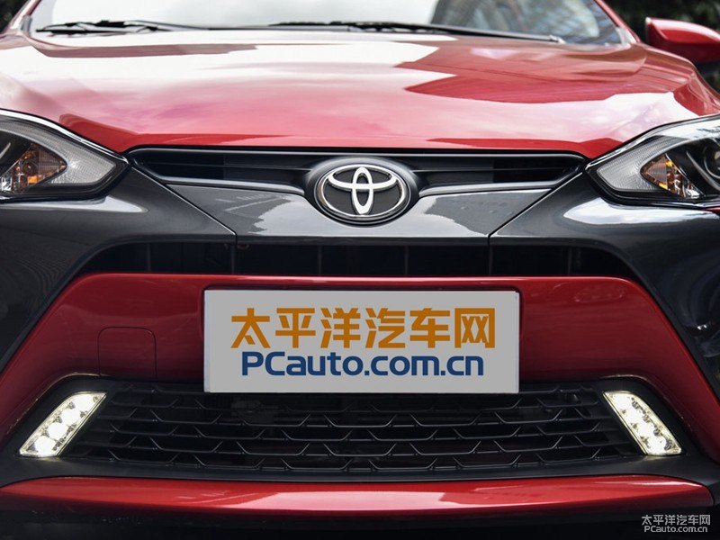 珊瑚紅YARiS L 致炫車頭外觀圖片