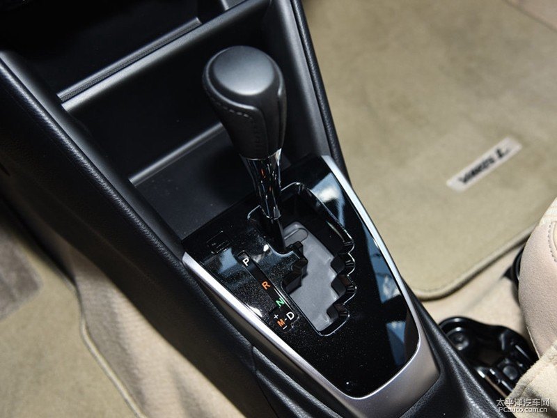珊瑚紅YARiS L 致炫中控內(nèi)飾圖片
