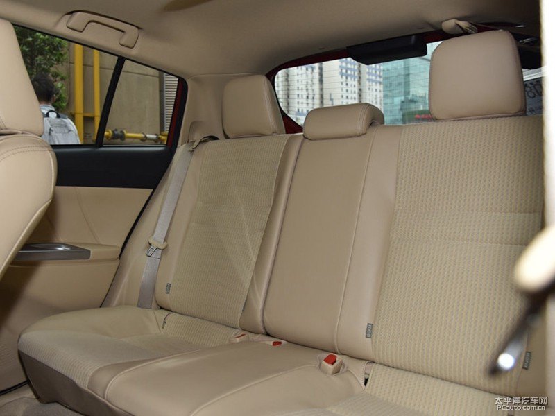 珊瑚紅YARiS L 致炫座椅內(nèi)飾圖片