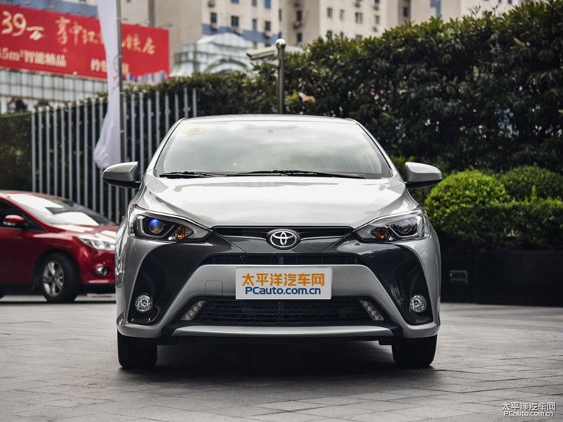 水晶銀YARiS L 致炫整車外觀外觀圖片