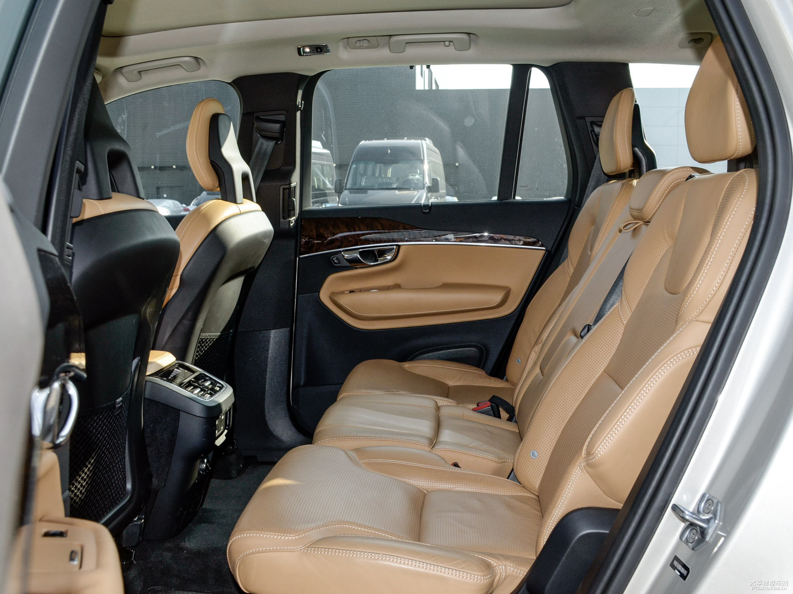沃爾沃XC90空間高清大圖