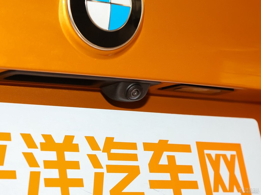 曙光金寶馬1系車尾外觀圖片