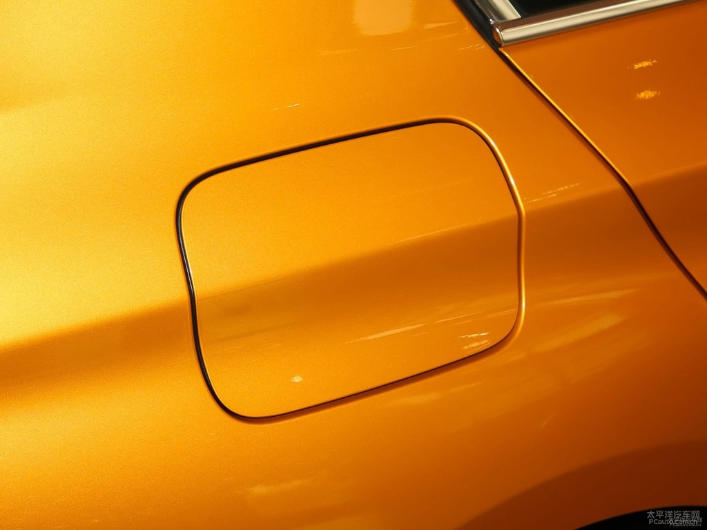 曙光金寶馬1系車身外觀圖片