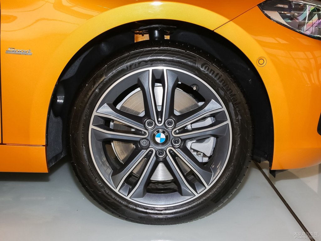 曙光金寶馬1系車身外觀圖片