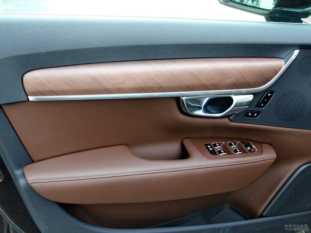 楓木棕沃爾沃S90車廂內(nèi)飾圖片