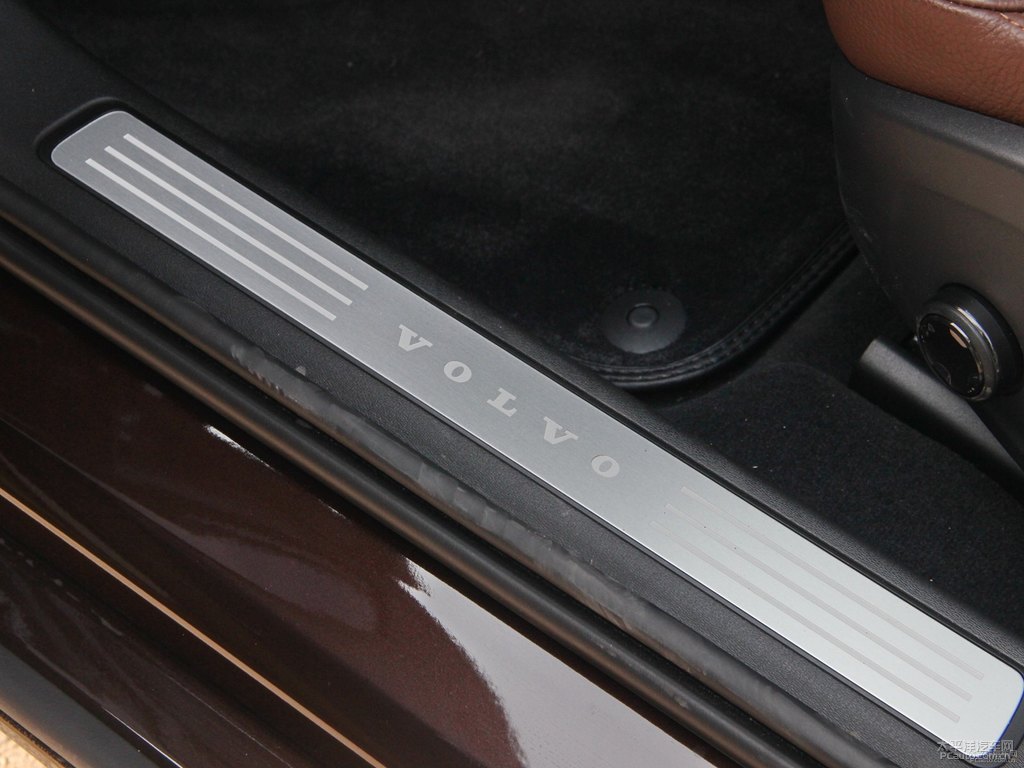 楓木棕沃爾沃S90車廂內(nèi)飾圖片