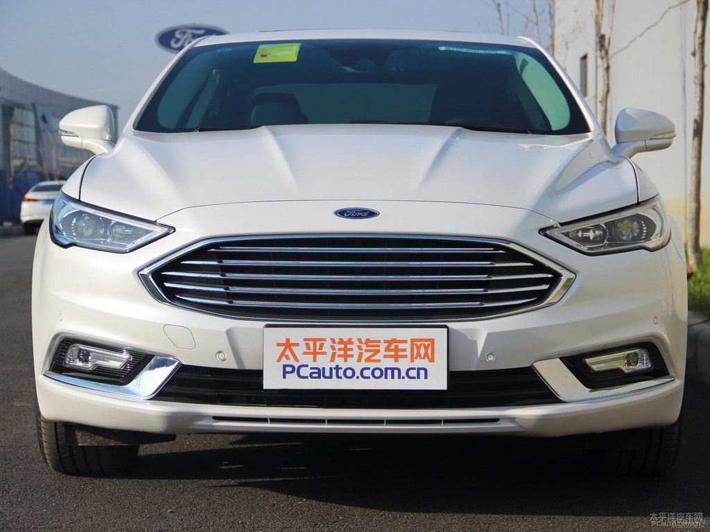 鉑鉆白蒙迪歐車頭外觀圖片