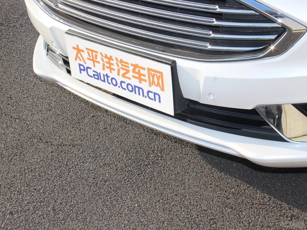 鉑鉆白蒙迪歐車頭外觀圖片
