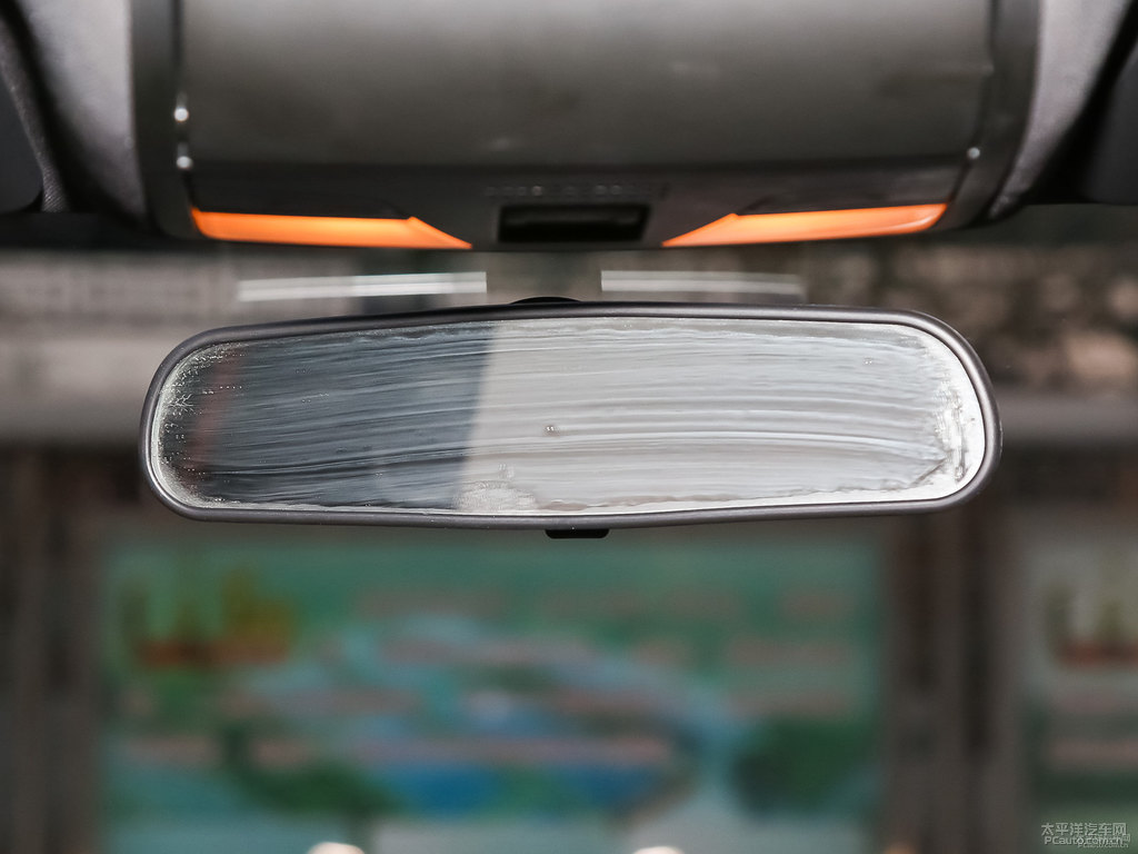熱力橙奔騰X40車廂內(nèi)飾圖片