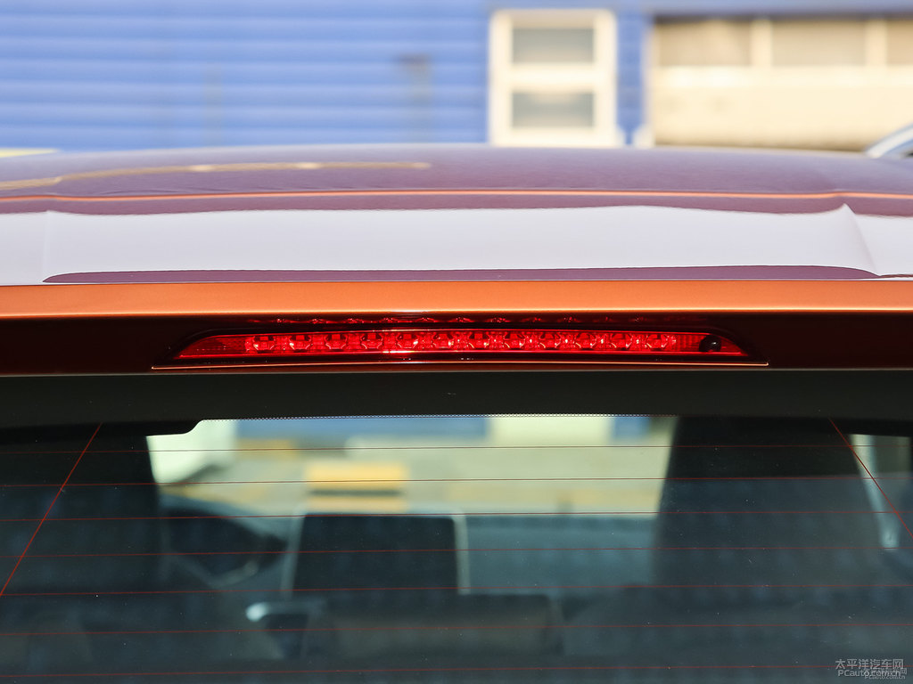 金沙銅標(biāo)致4008車尾外觀圖片