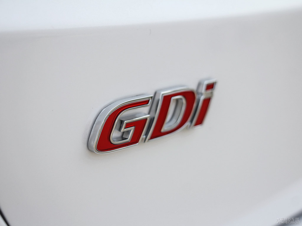 水晶白勝達(dá)車(chē)尾外觀圖片