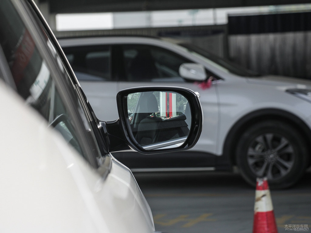 水晶白勝達(dá)車身外觀圖片