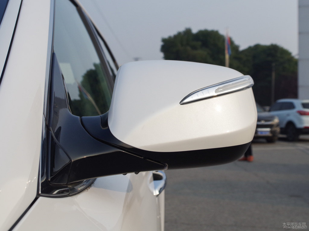 水晶白勝達(dá)車身外觀圖片