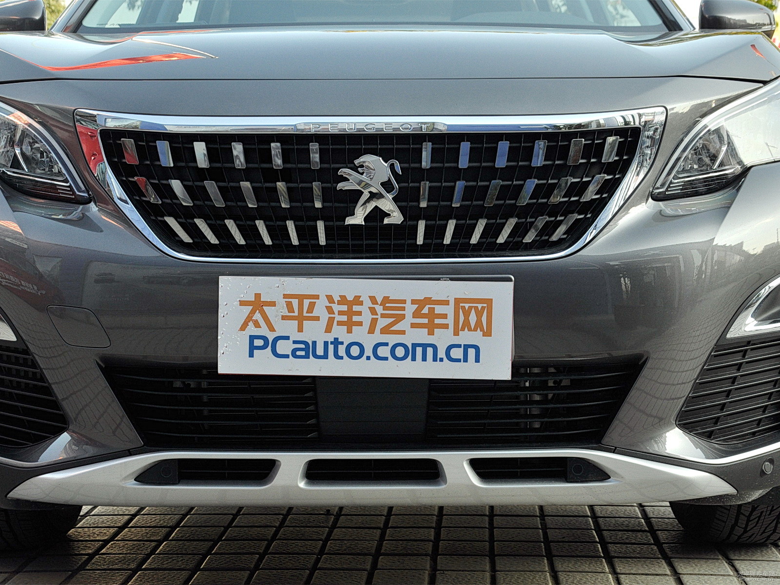 標(biāo)致4008外觀高清大圖
