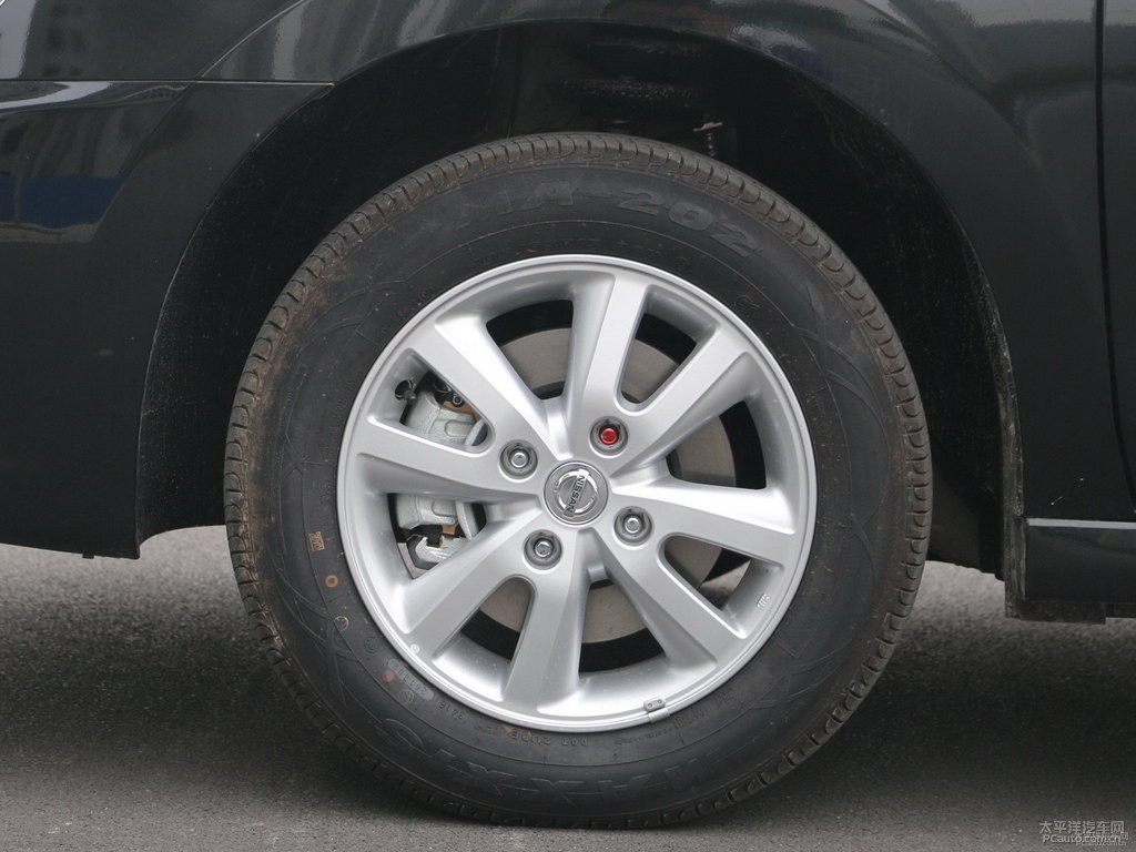 曜石黑軒逸車身外觀圖片