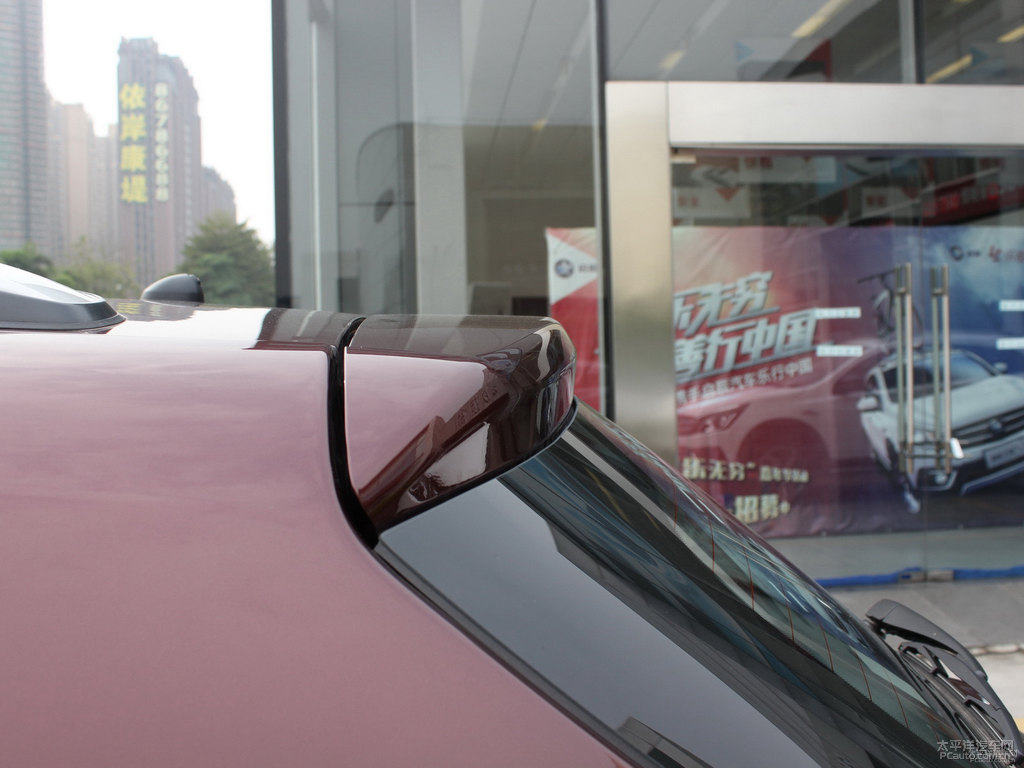 朝霞紅啟辰T70車尾外觀圖片