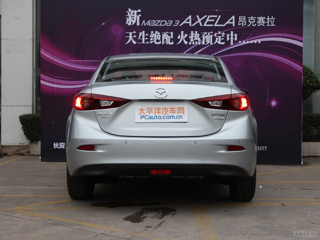 珠光白馬自達(dá)3 昂克賽拉整車外觀外觀圖片