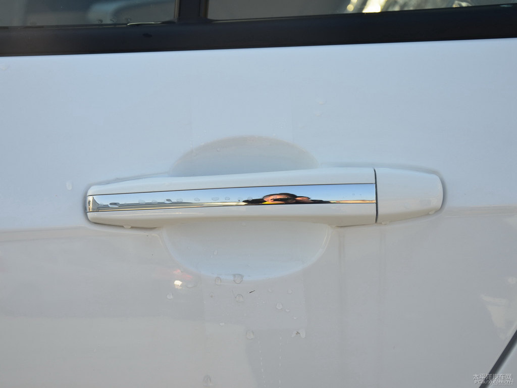 冰晶白新帝豪車(chē)身外觀圖片