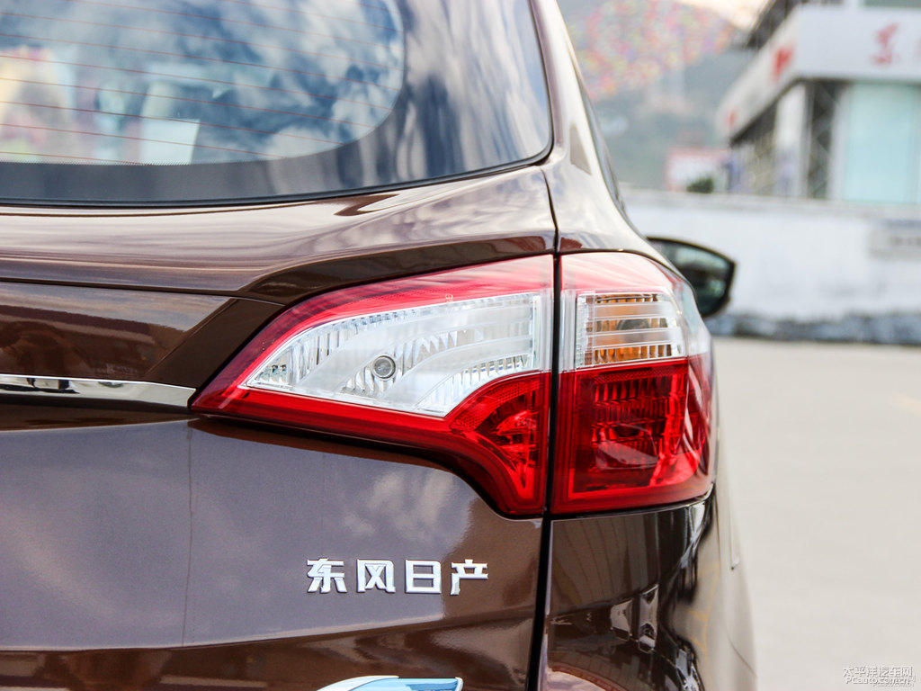 大漠金啟辰T70車尾外觀圖片