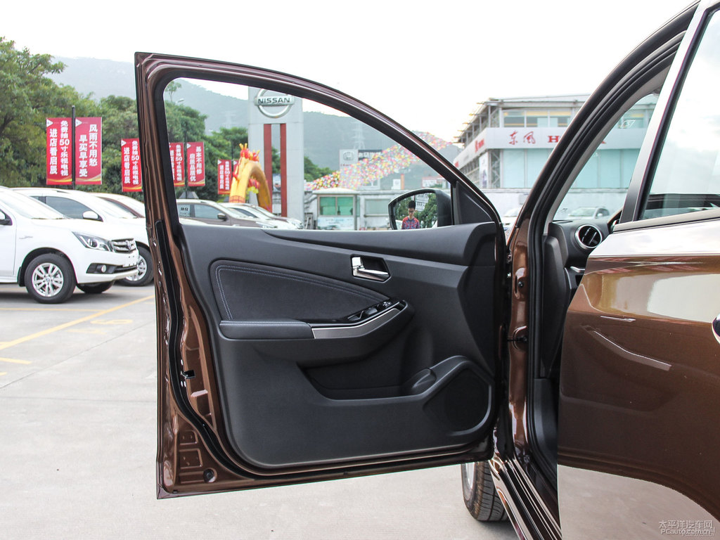 大漠金啟辰T70車廂內(nèi)飾圖片
