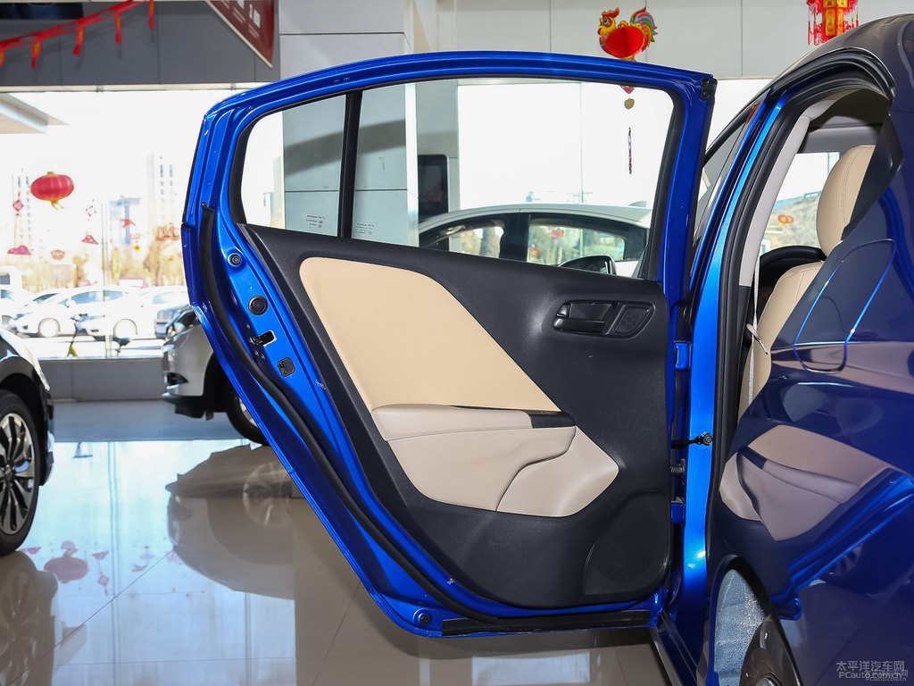 海洋藍(lán)鋒范車廂內(nèi)飾圖片