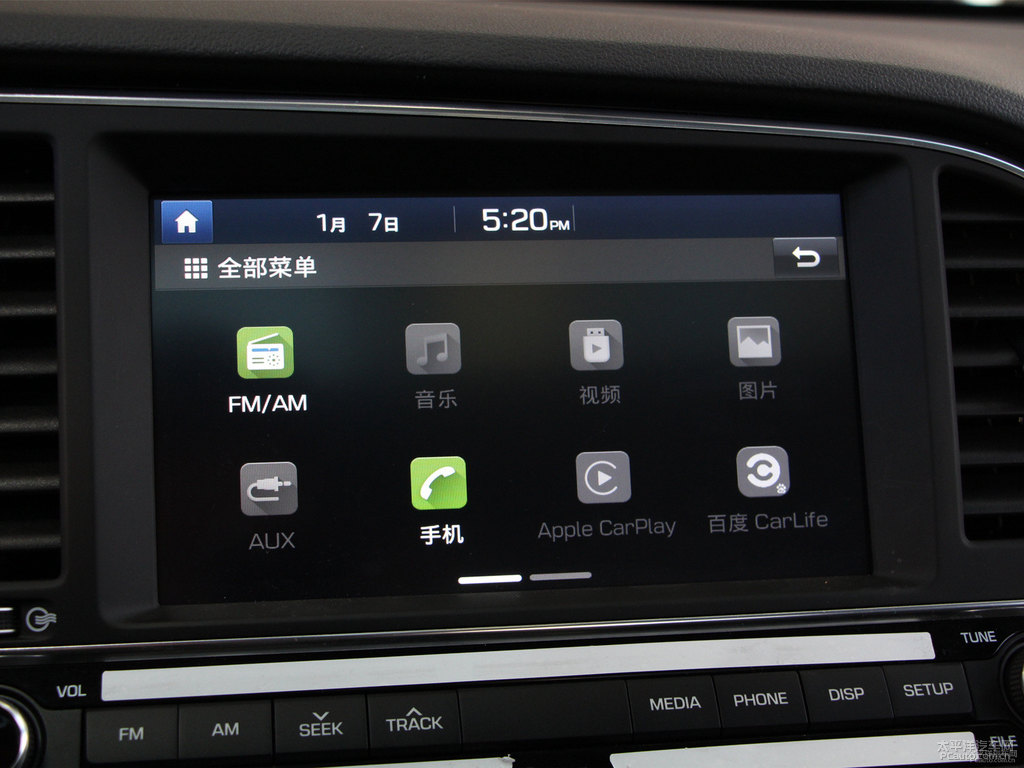 優(yōu)雅白領(lǐng)動中控內(nèi)飾圖片