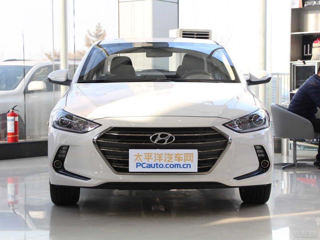 優(yōu)雅白領(lǐng)動(dòng)整車外觀外觀圖片