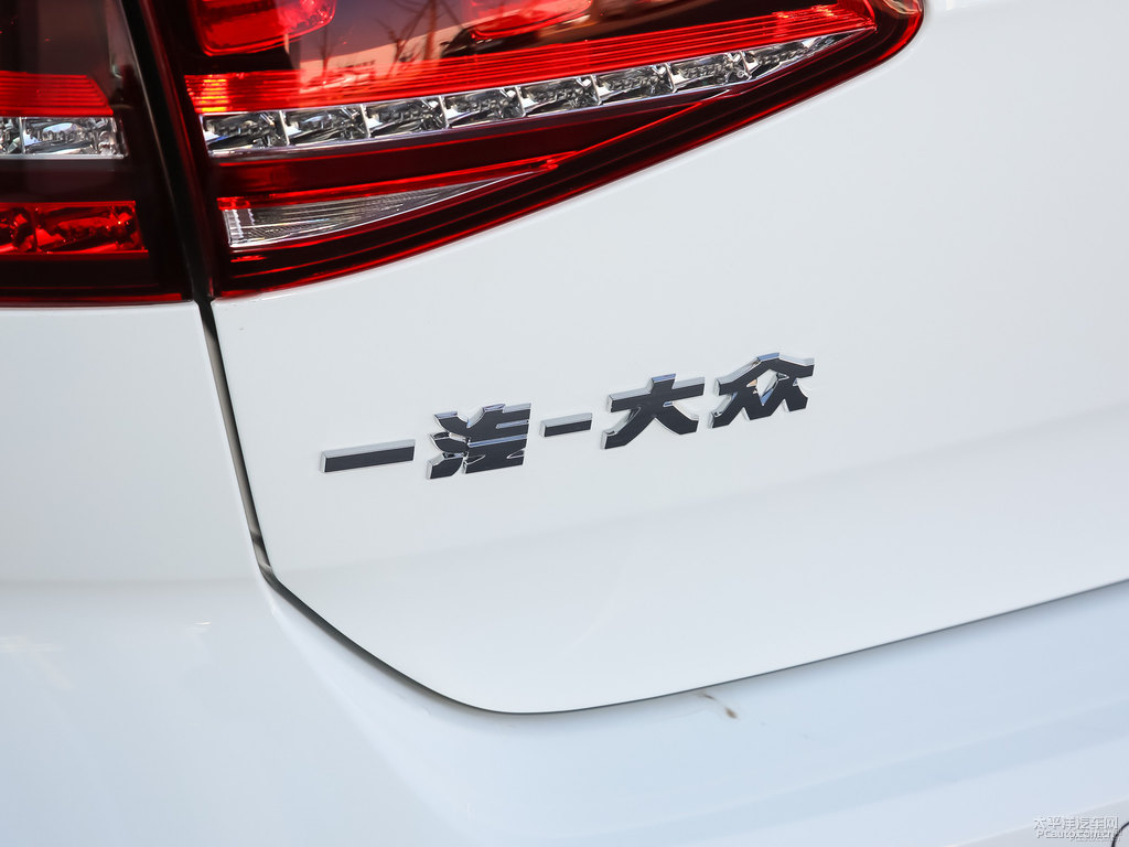 極地白高爾夫車尾外觀圖片