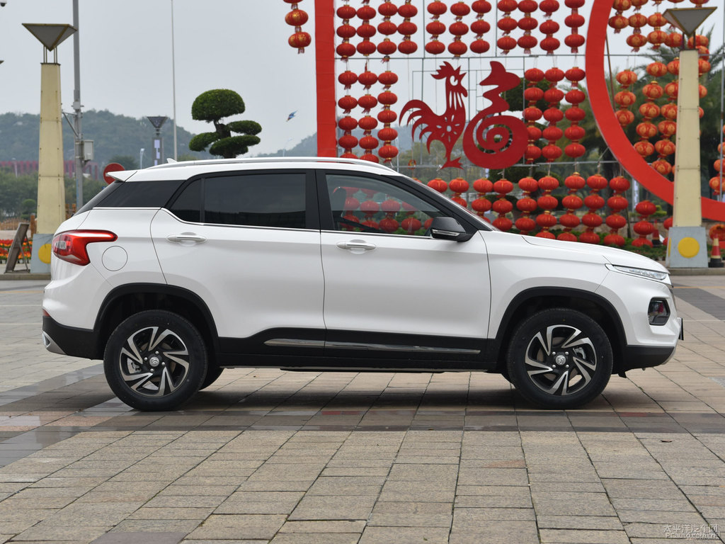 糖果白寶駿510整車外觀外觀圖片
