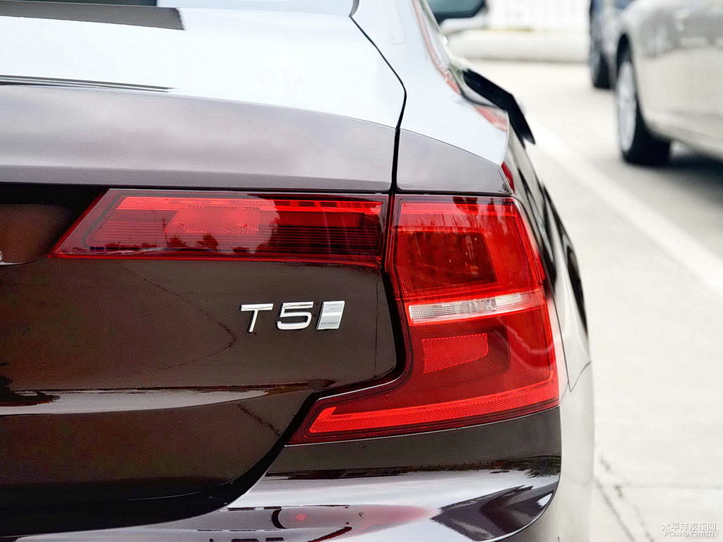 楓木棕沃爾沃S90車尾外觀圖片