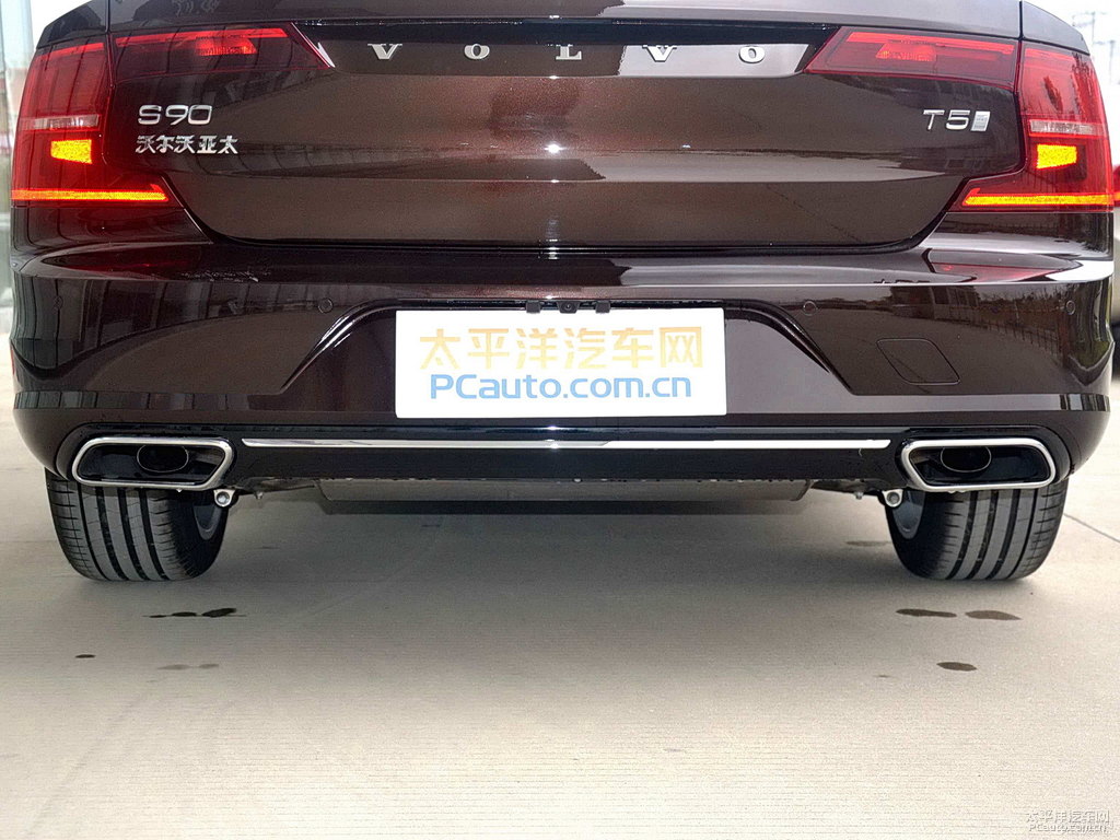 楓木棕沃爾沃S90車尾外觀圖片
