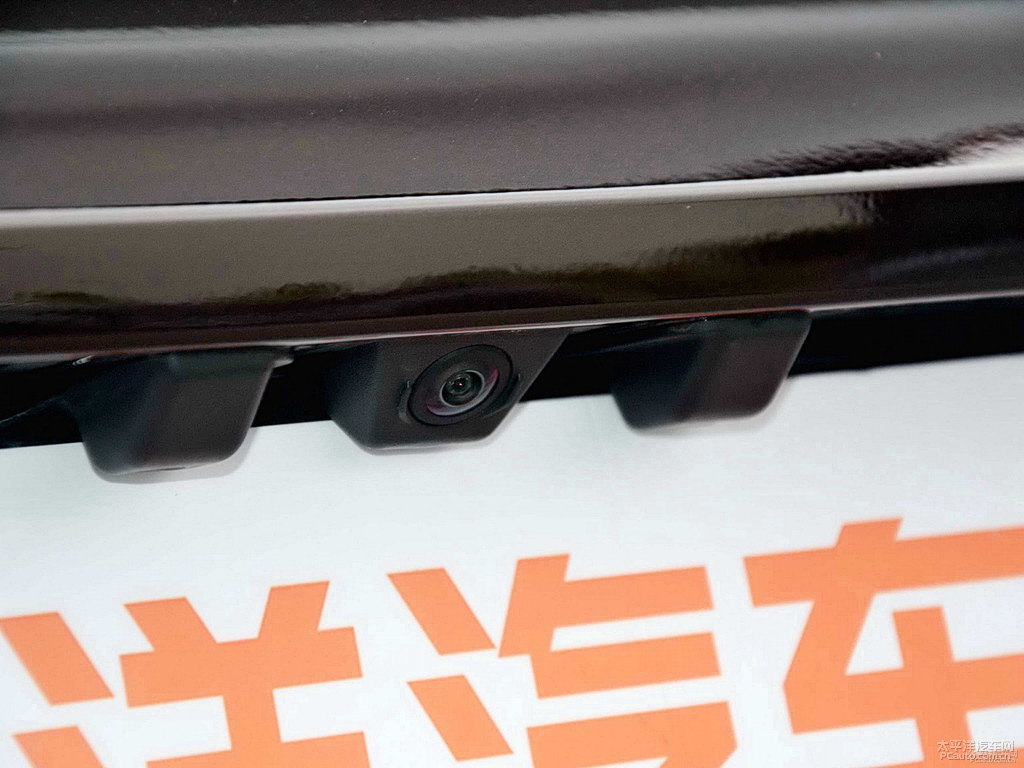 楓木棕沃爾沃S90車尾外觀圖片