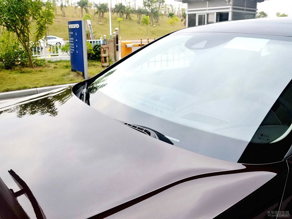 楓木棕沃爾沃S90車身外觀圖片
