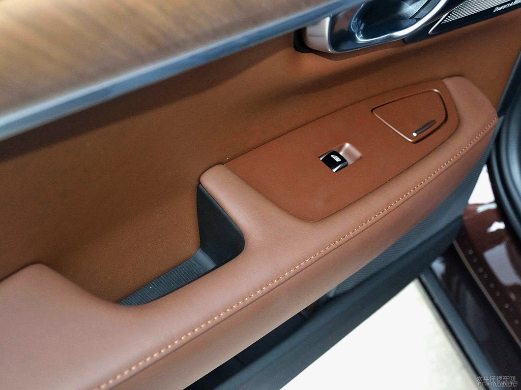 楓木棕沃爾沃S90車廂內飾圖片