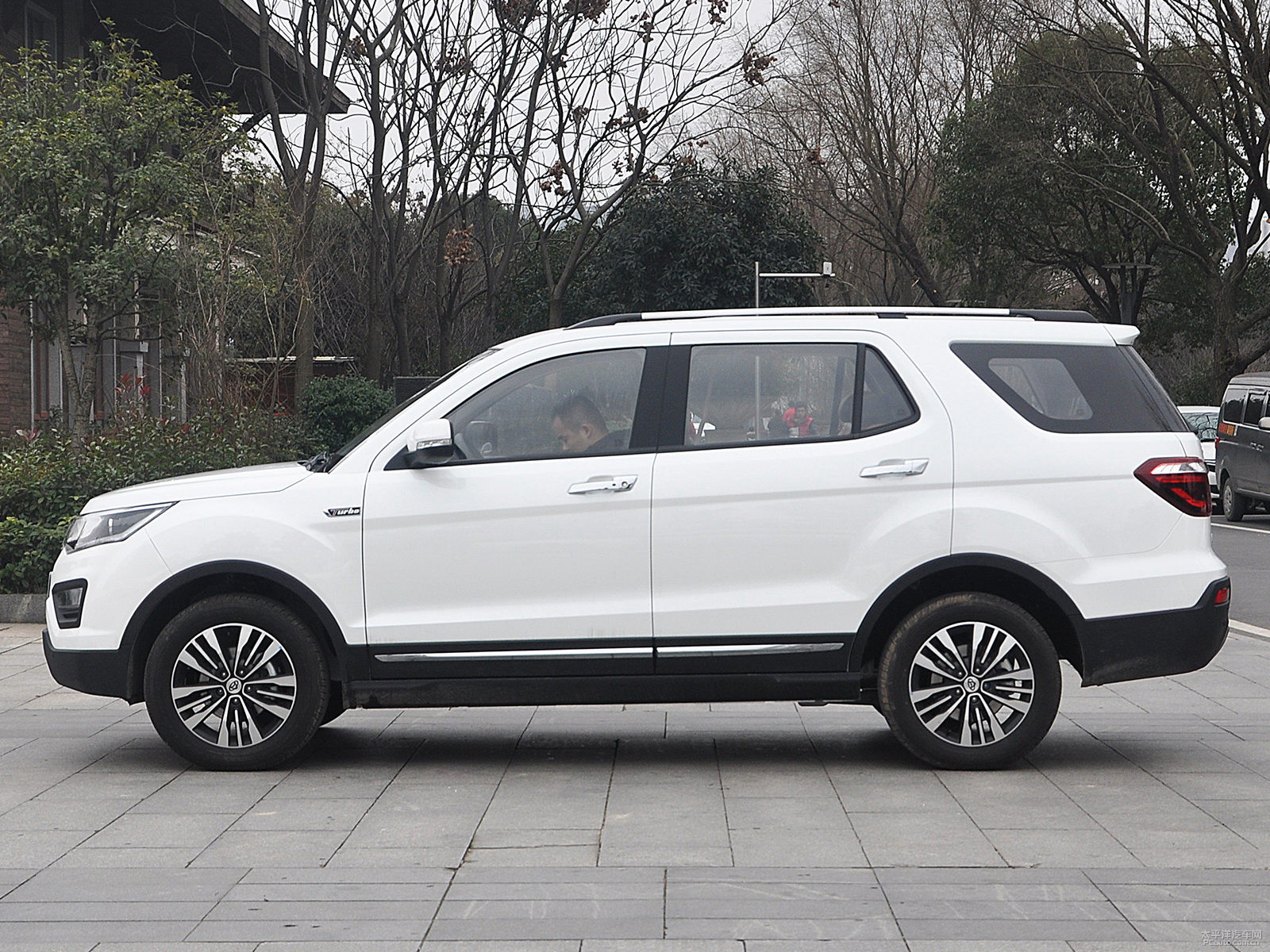 長(zhǎng)安歐尚CX70外觀高清大圖