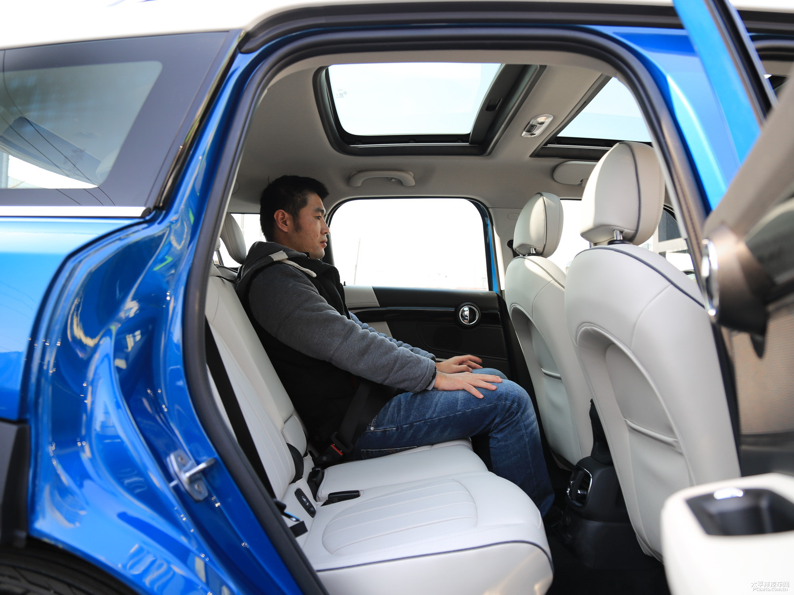 MINI COUNTRYMAN空間高清大圖