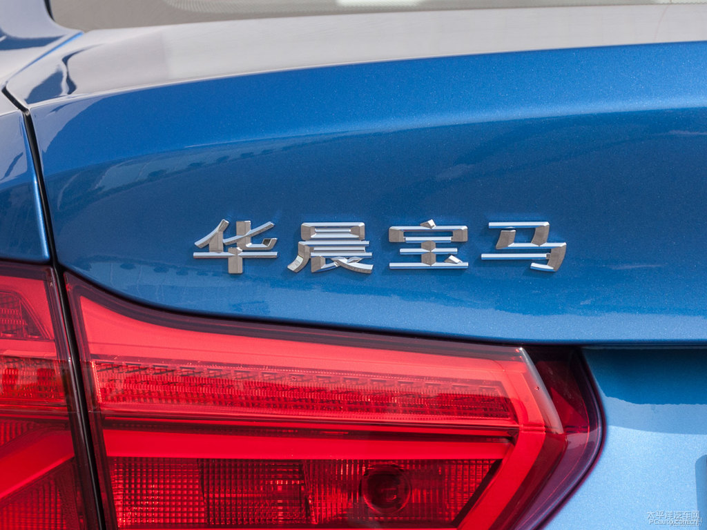 埃托斯藍(lán)寶馬1系車尾外觀圖片
