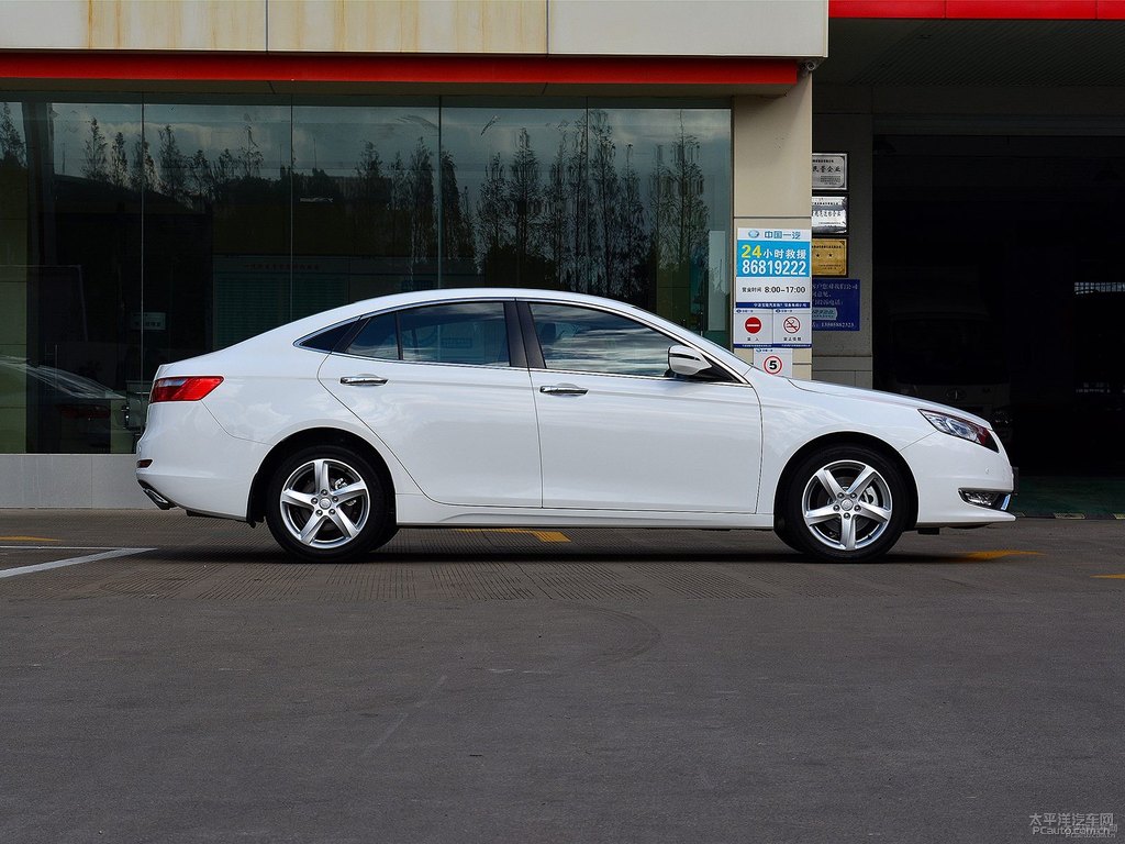 北極白奔騰B70整車外觀外觀圖片
