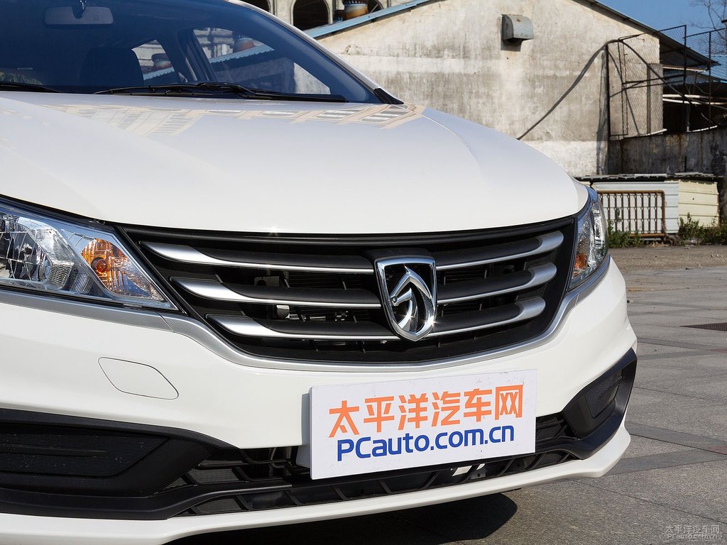 糖果白寶駿310車頭外觀圖片