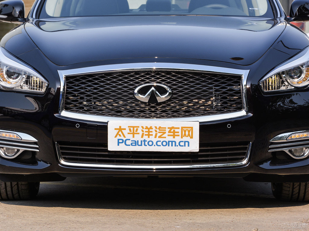 紫玉黑英菲尼迪Q70L車頭外觀圖片