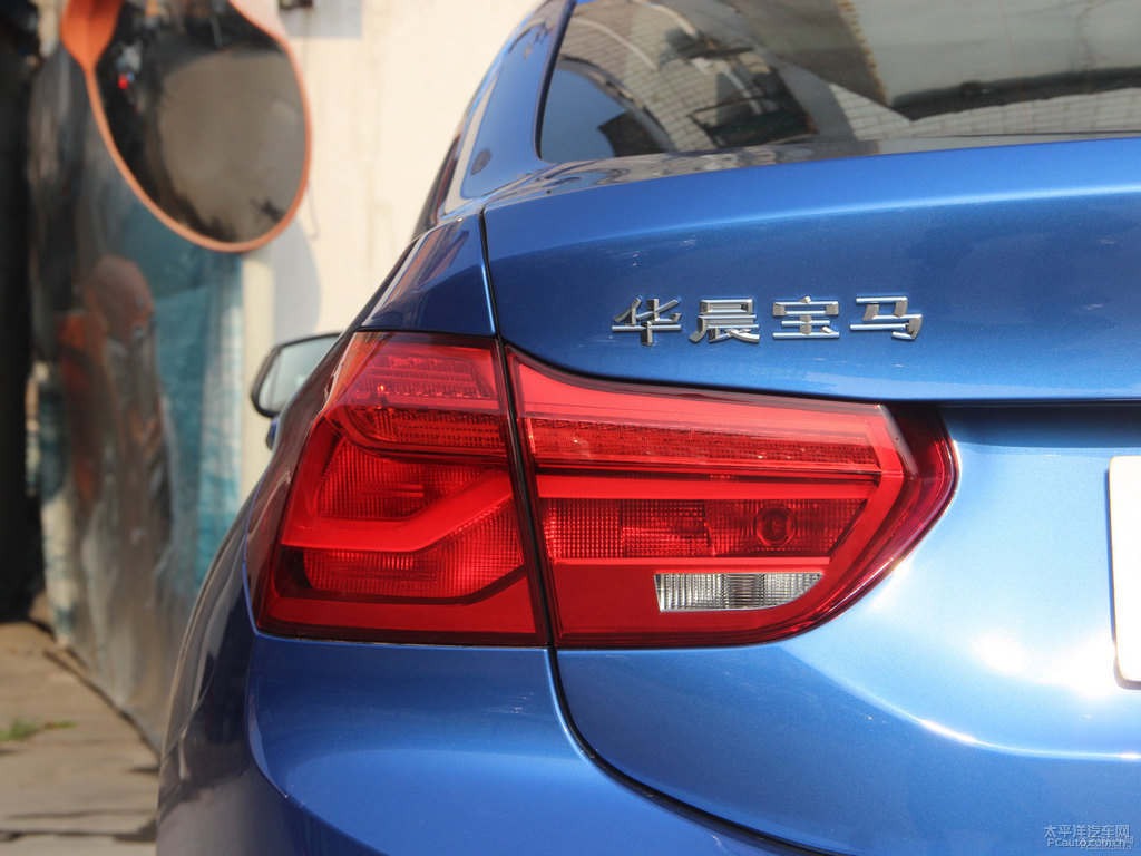 埃托斯藍(lán)寶馬1系車尾外觀圖片
