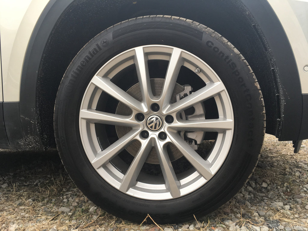 天幕金途昂車身外觀圖片