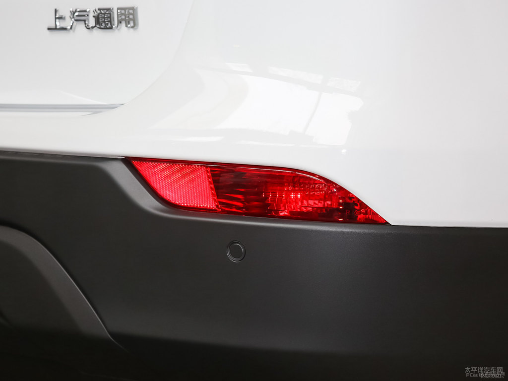雪域白昂科拉車尾外觀圖片