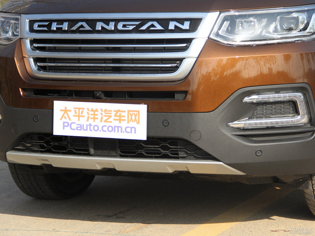 大地棕長安CS95車頭外觀圖片