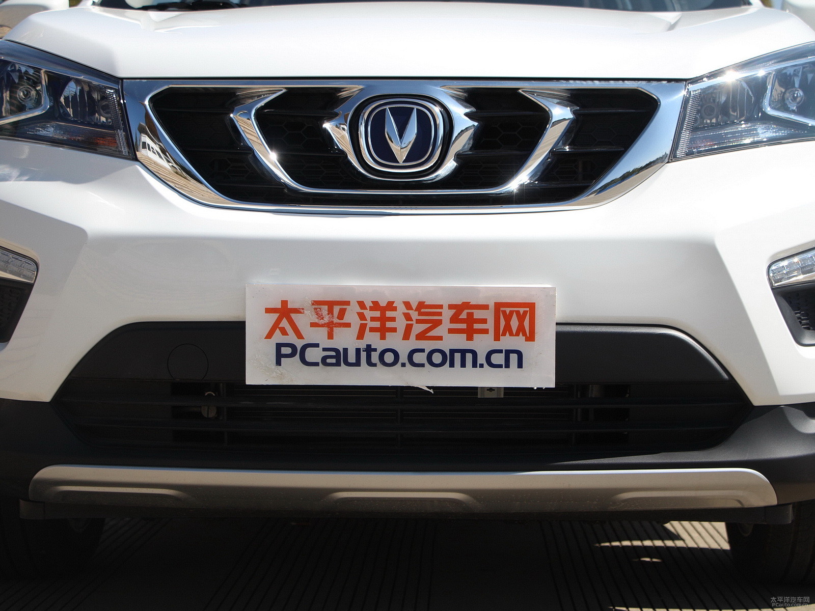 長(zhǎng)安CS15外觀高清大圖